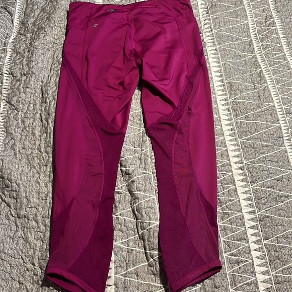 Fabletics crop leggings XL - Picture 3 of 4